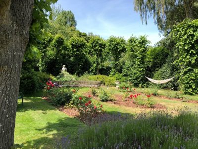 Quaives Kent - yoga retreat - YOAS